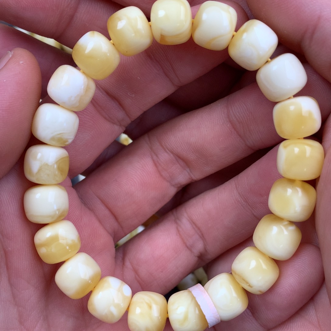 琥珀裸石未镶嵌蜜蜡