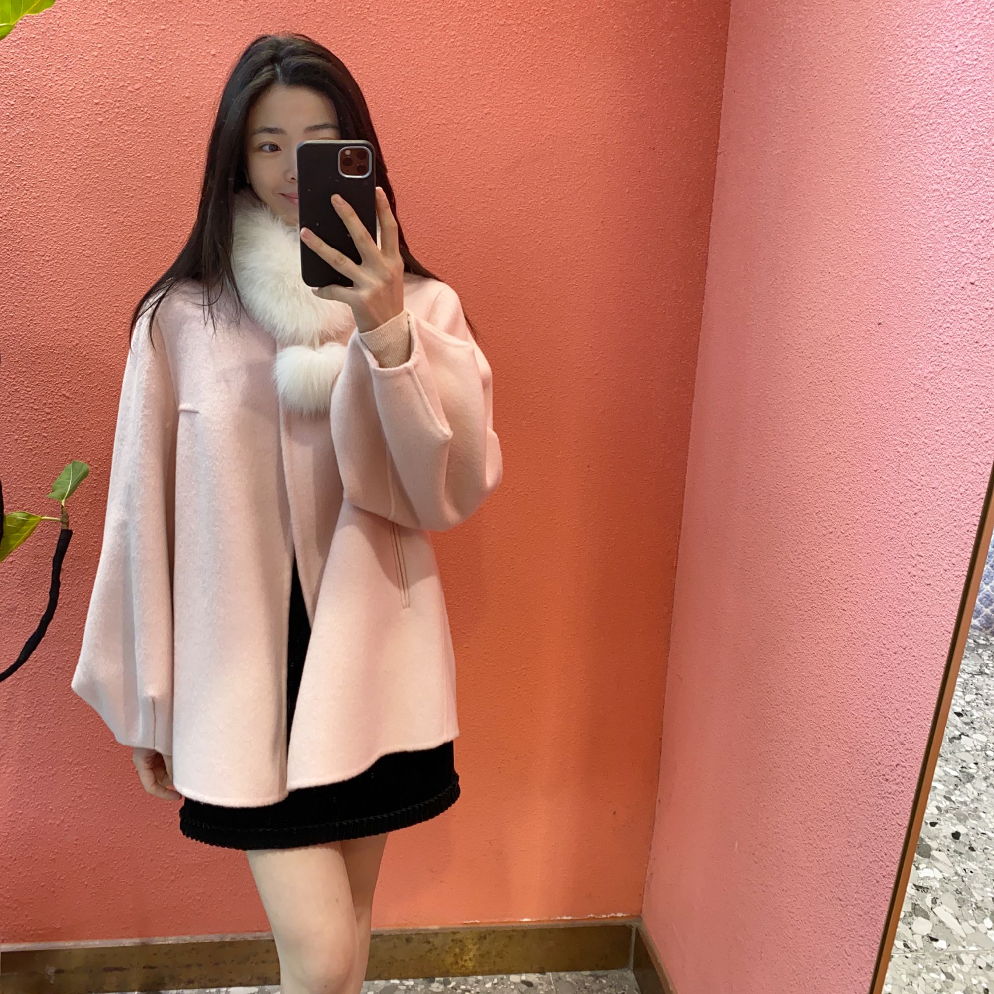 （默茗服装）带毛领粉色短大衣