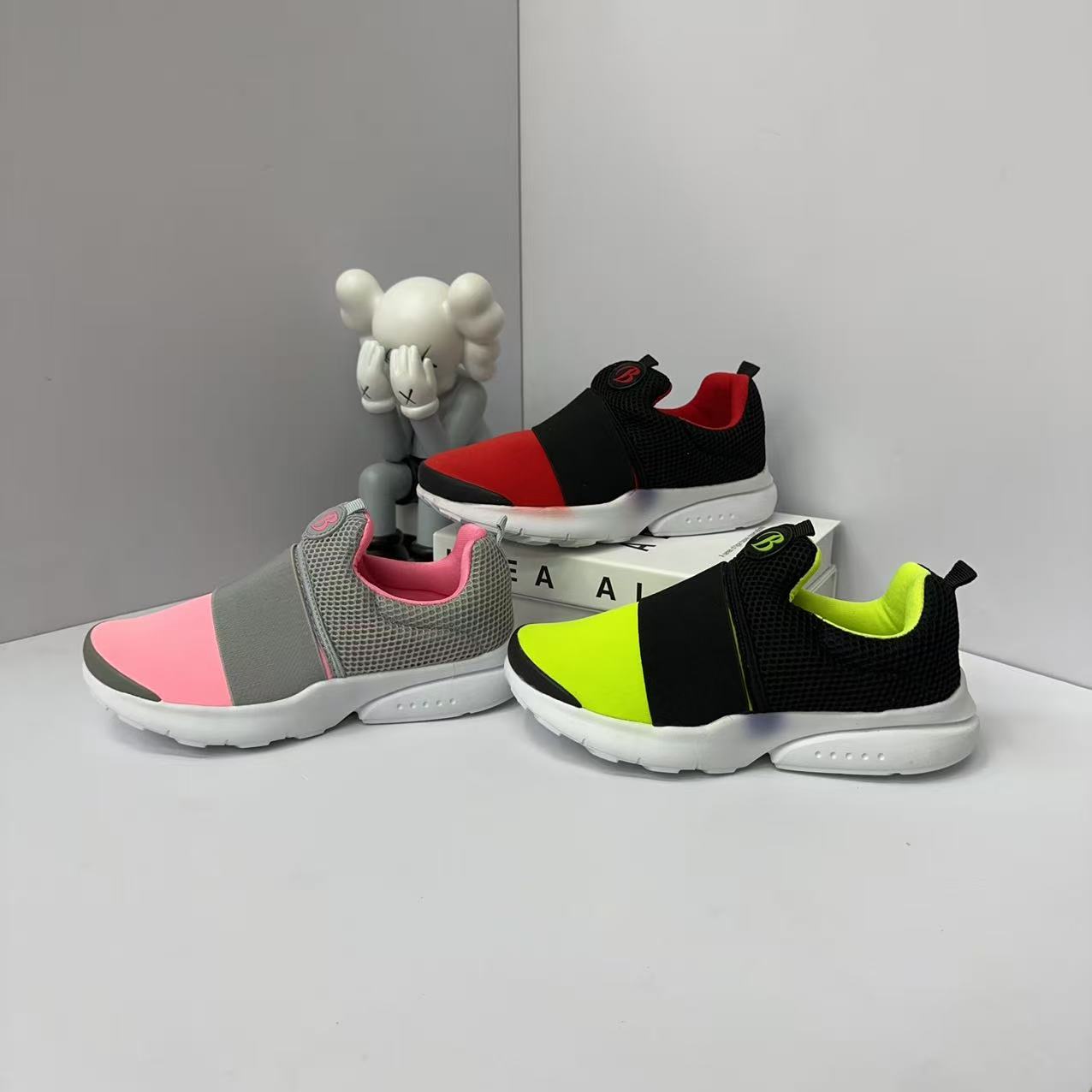 8995芭芭鸭春秋儿童运动鞋透气女鞋夏季网面运动鞋回弹男女通用跑