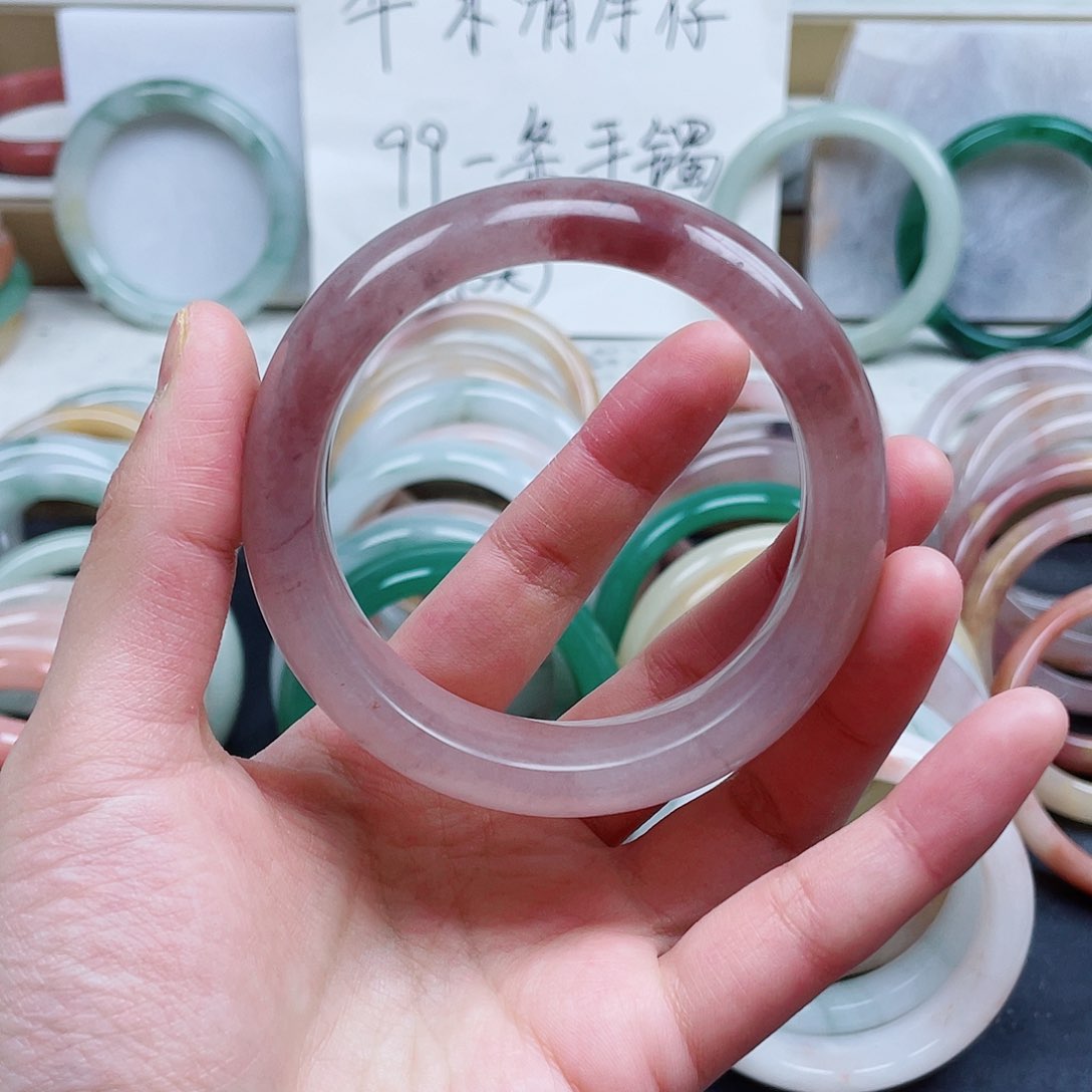 石英质玉手镯未镶嵌