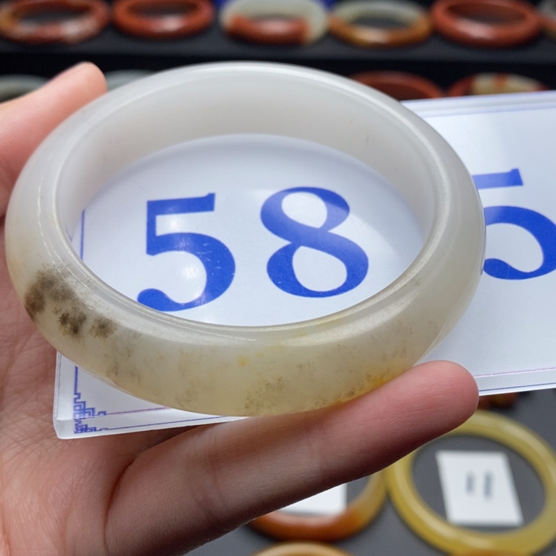 石英质玉（黄龙玉）手镯未镶嵌