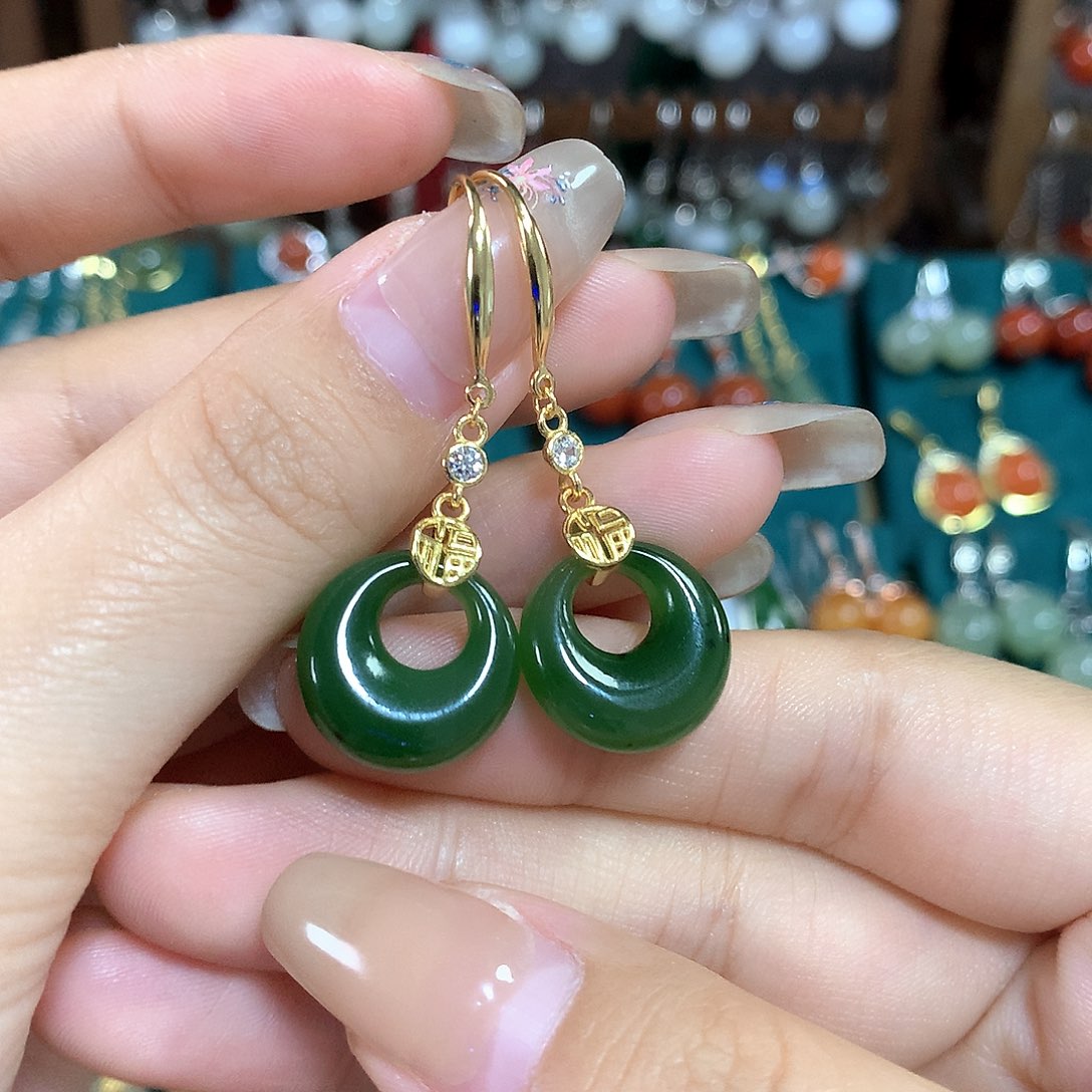 和田玉耳饰银S925镶嵌卡15左右