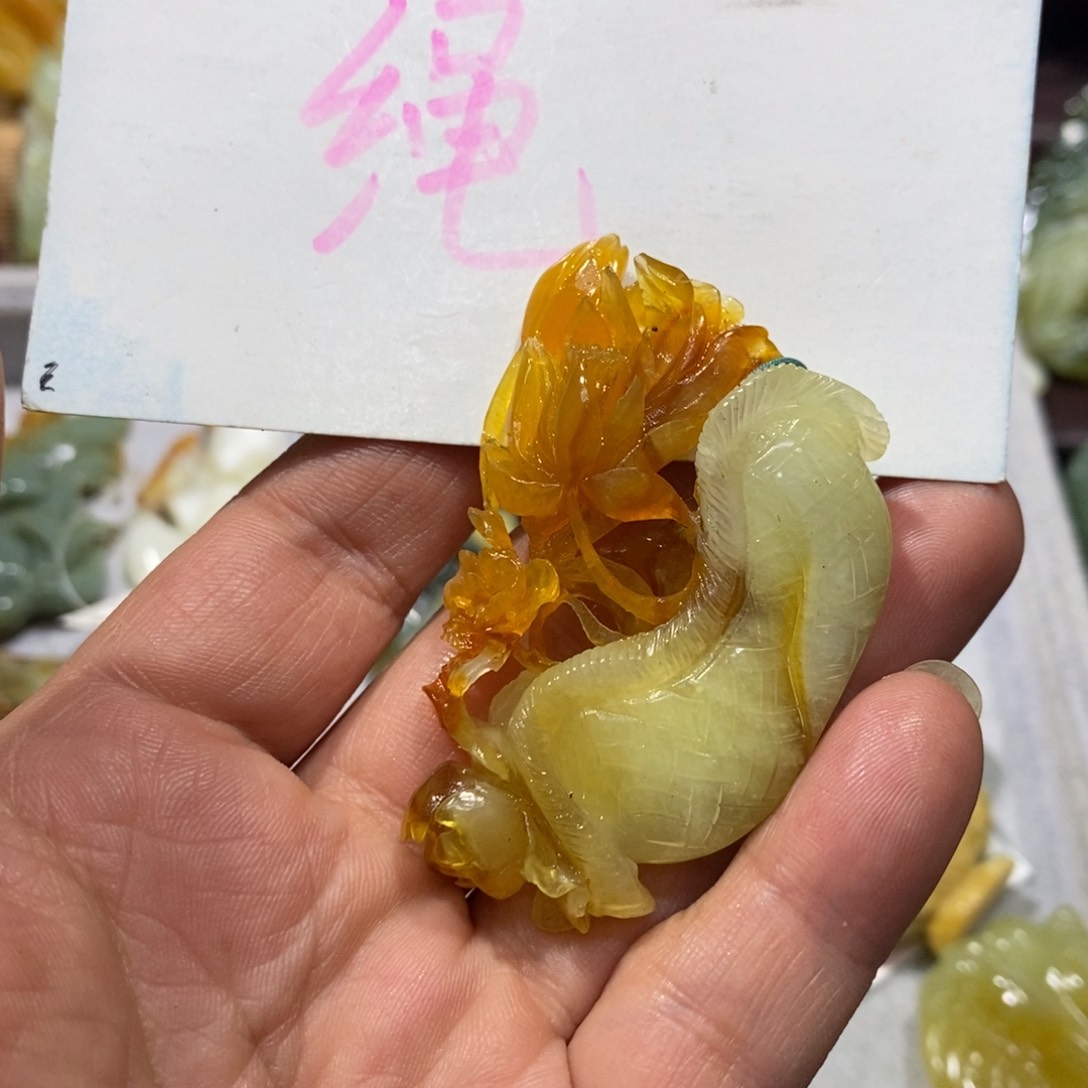 蛇纹石玉颈饰未镶嵌
