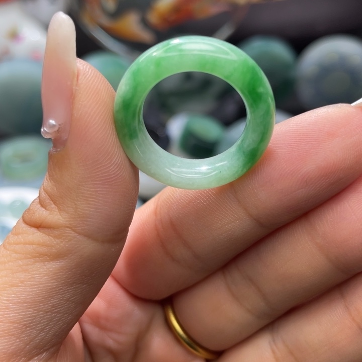 定制翡翠未镶嵌天然翡翠