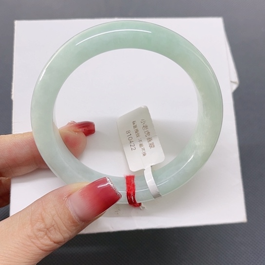 翡翠手镯未镶嵌A货