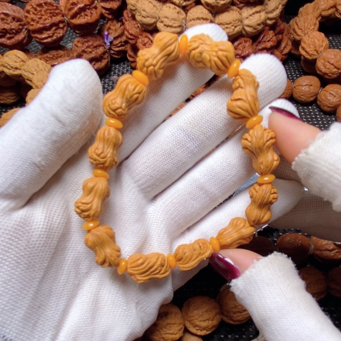 文玩核桃手串龙纹好事花生