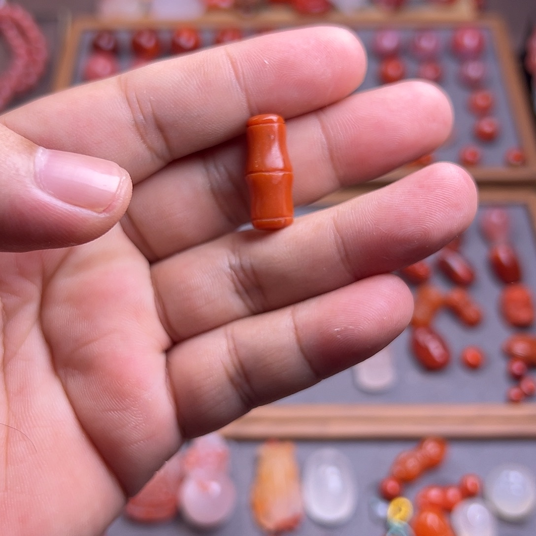 南红玛瑙未镶嵌珠宝奇石