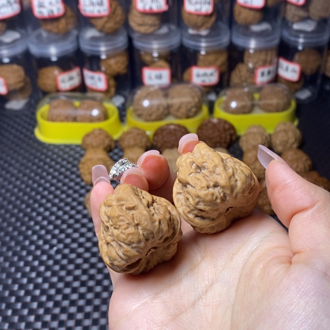 文玩核桃吊坠蛤蟆头肚子38边34.5