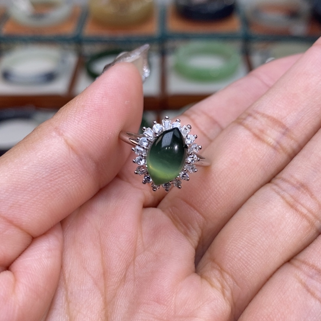 薇****和田玉银S925镶嵌戒指和田玉冰猫碧玉戒指