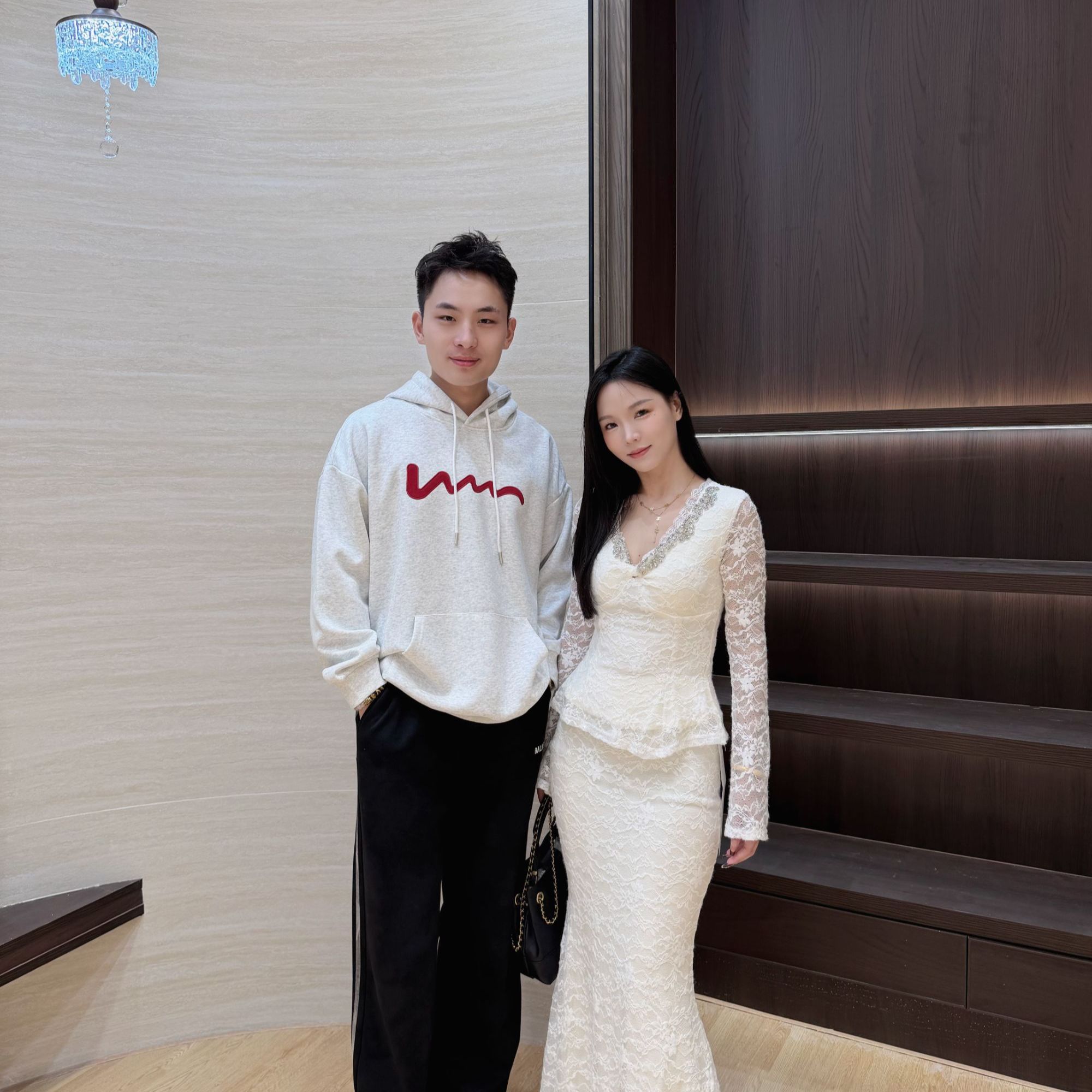 932潮流秋冬卫衣男士秋冬重工卫衣白色休闲印花上衣连帽春季百搭