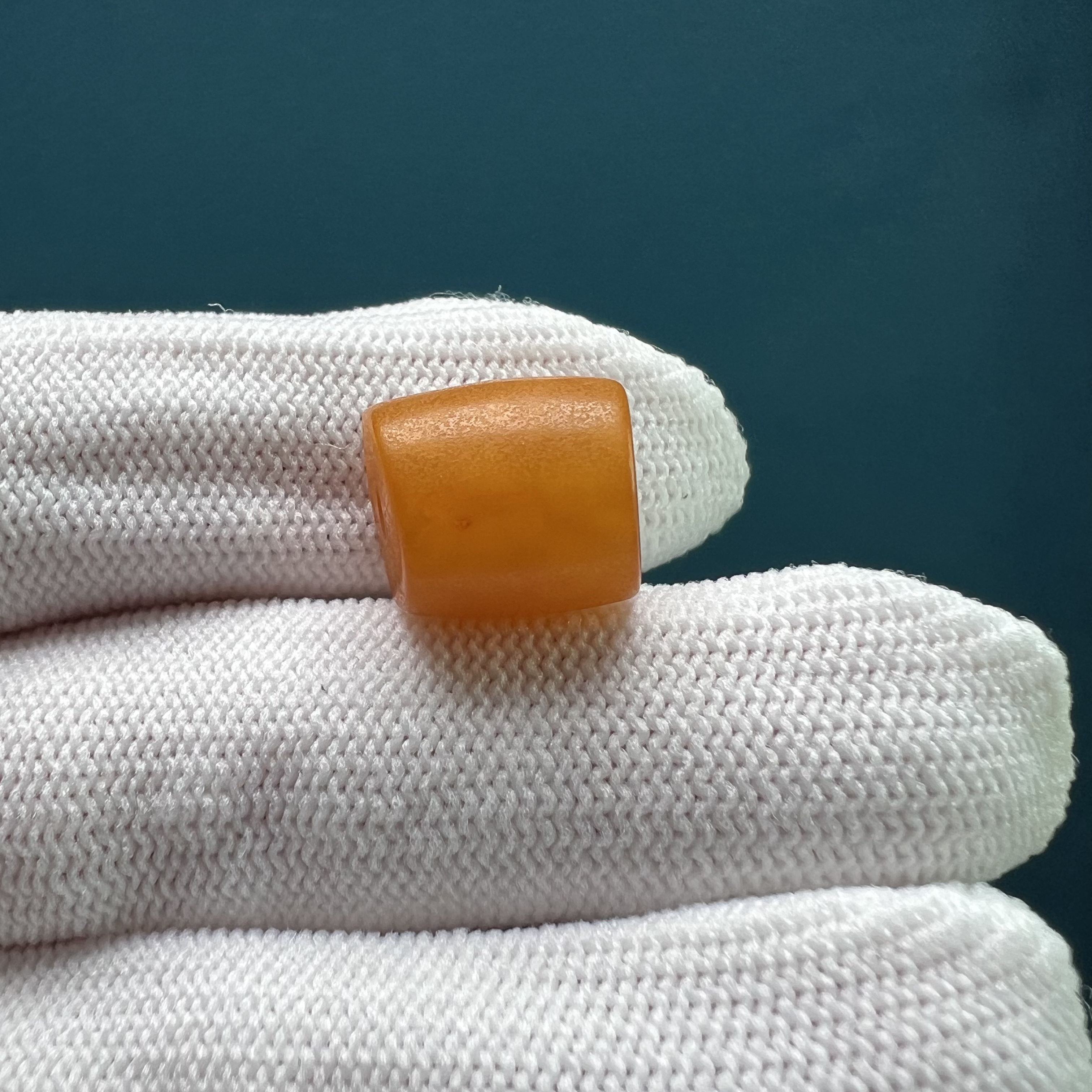 K6229天然原矿蜜蜡-微瑕 老蜡马蹄 11.5*13.2mm支持复检 假一罚十