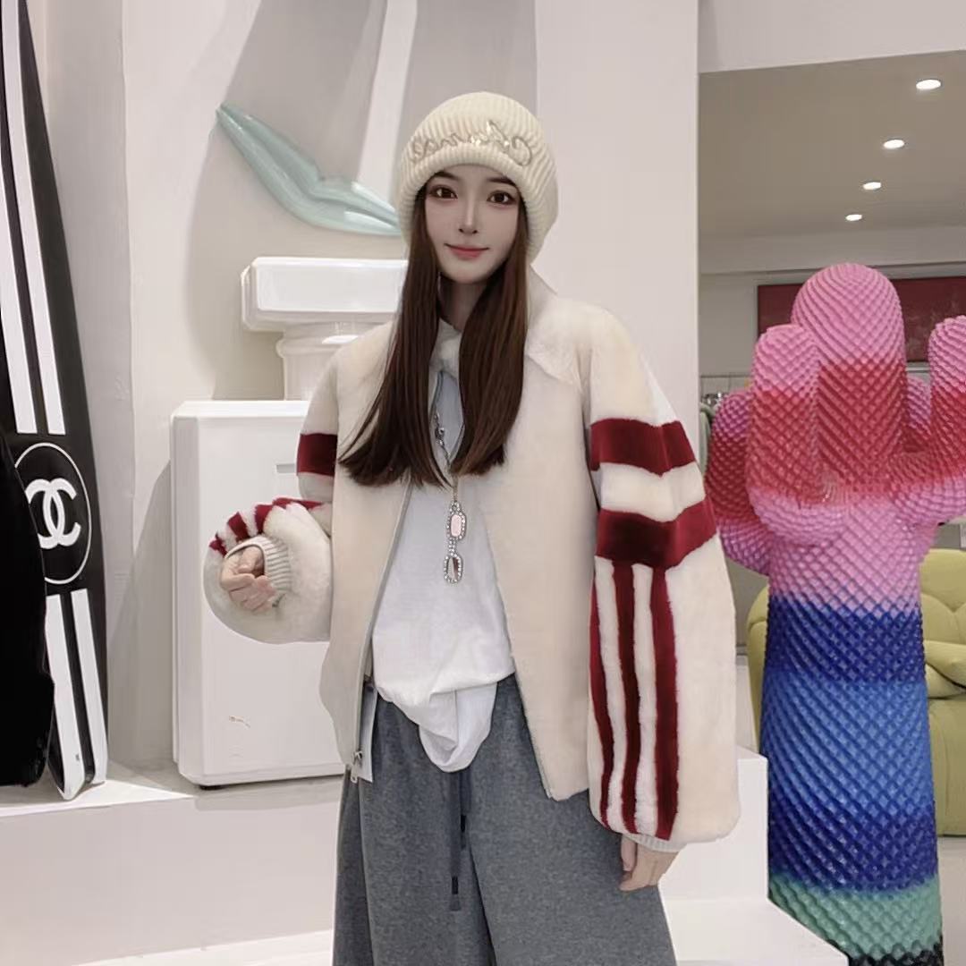 【SUSU推荐】女短款休闲风常规长袖皮毛一体外套-25996