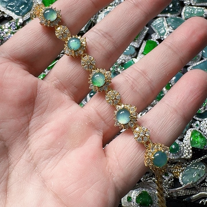 翡翠颈饰未镶嵌天然A货翡翠放漏