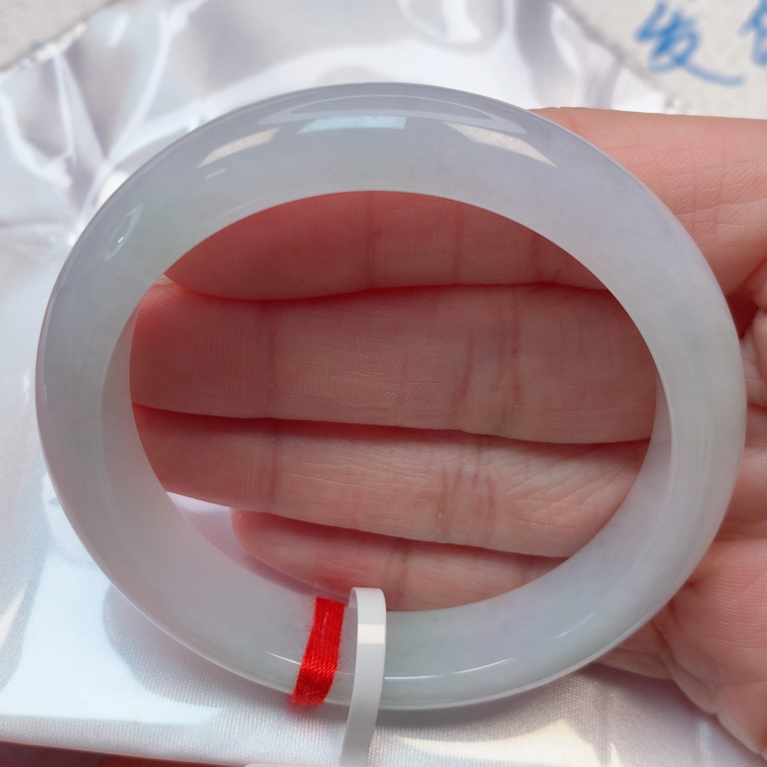 翡翠手镯未镶嵌55.8圈 白月光 完整度高