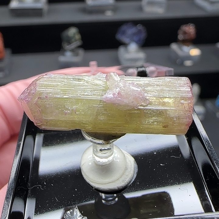 石材漏价双色斧山石