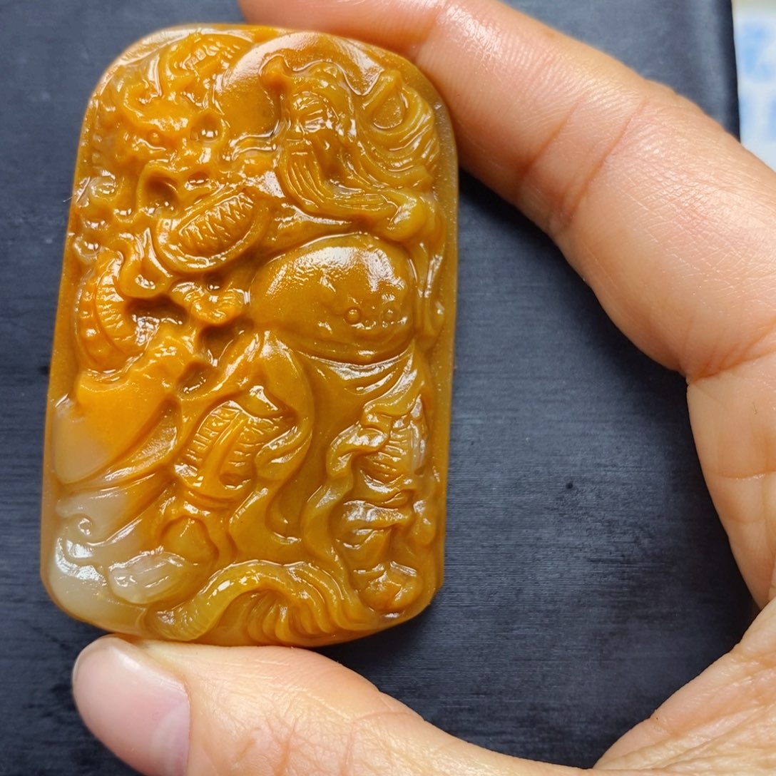 石英质玉（黄龙玉）颈饰未镶嵌