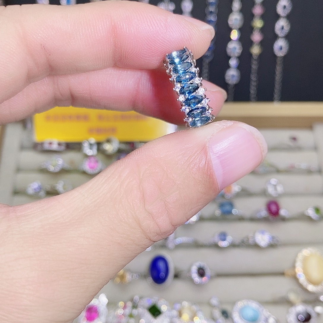 未镶嵌戒指托帕石