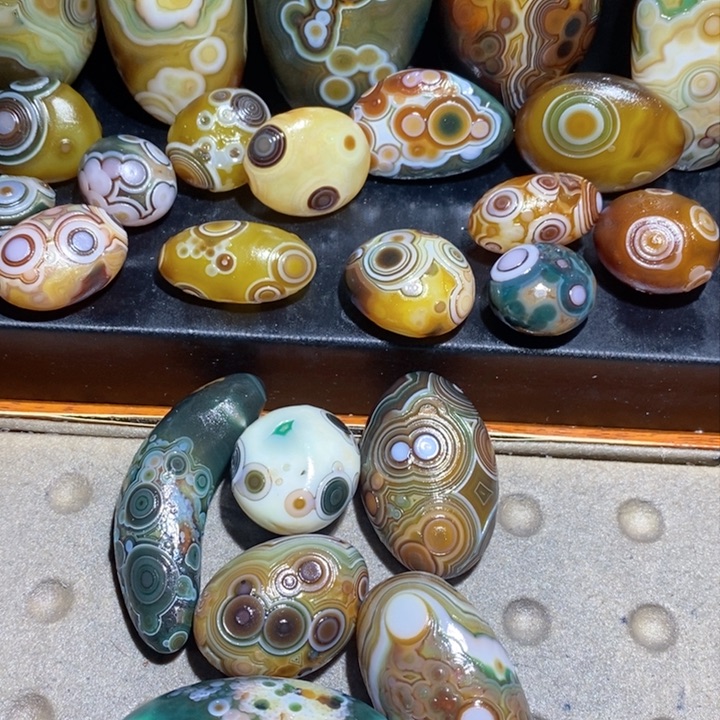 未镶嵌玛瑙/玉髓珠宝半成品随*飘