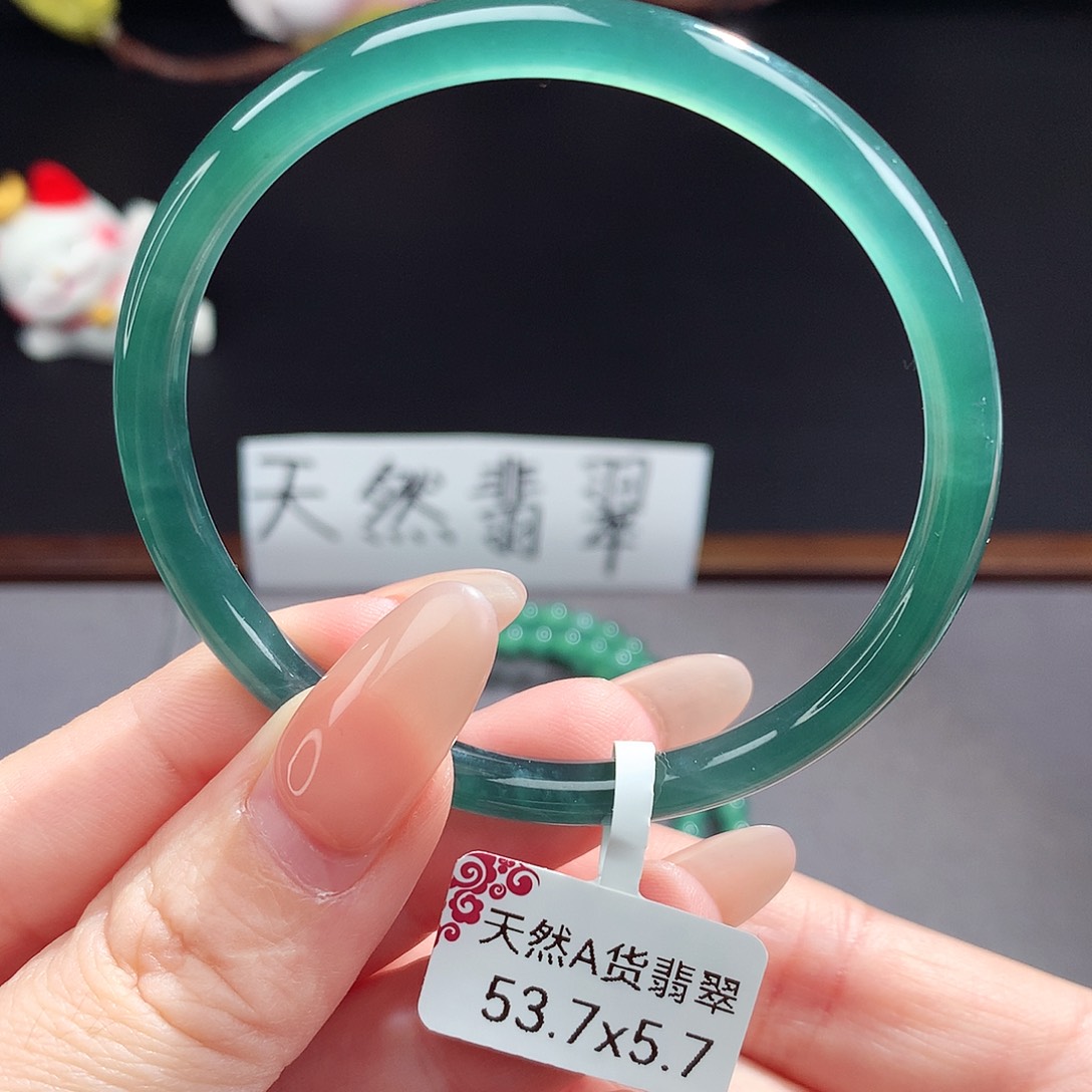 翡翠手镯（圆镯）未镶嵌