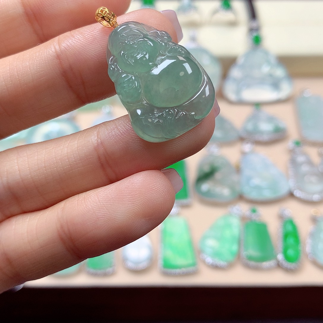 翡翠颈饰18K金镶嵌翡翠