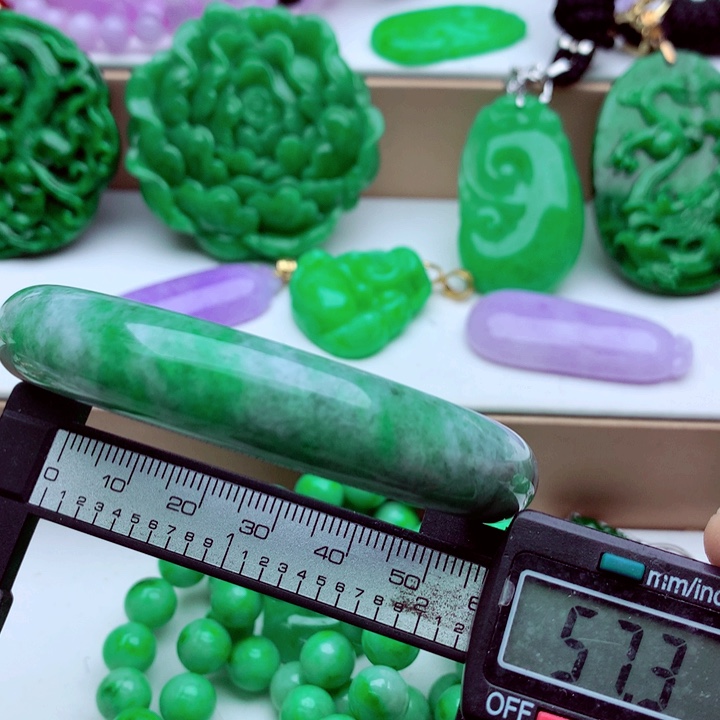 翡翠未镶嵌手镯手镯