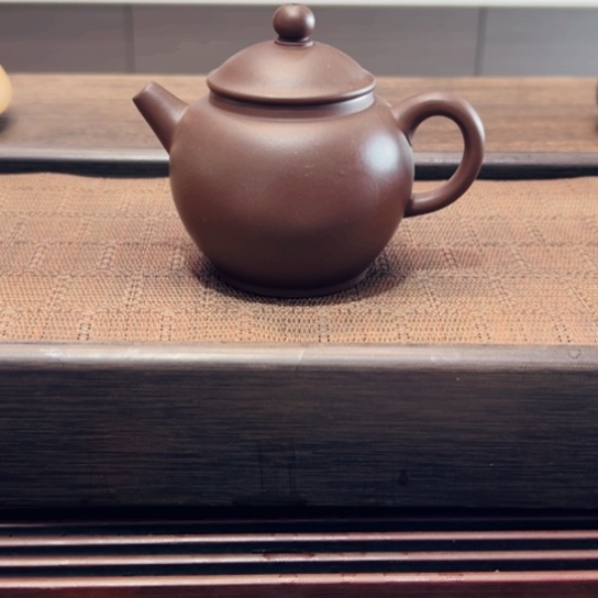 茶壶紫砂本地紫泥半手工瑕（170 cc）
