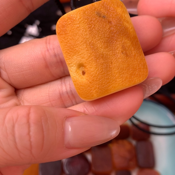 原皮留皮切牌吊坠