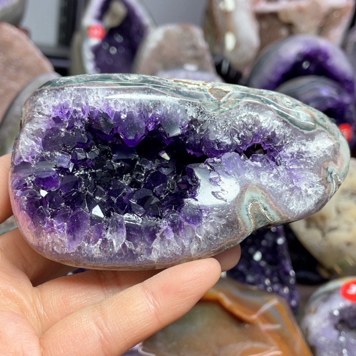 水晶摆件未镶嵌捡漏