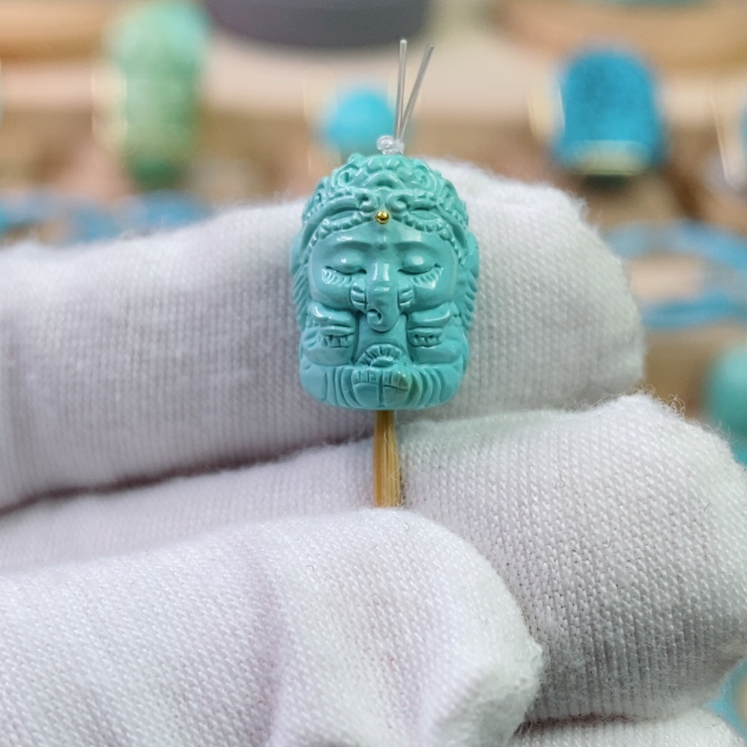 绿松石未镶嵌珠宝奇石