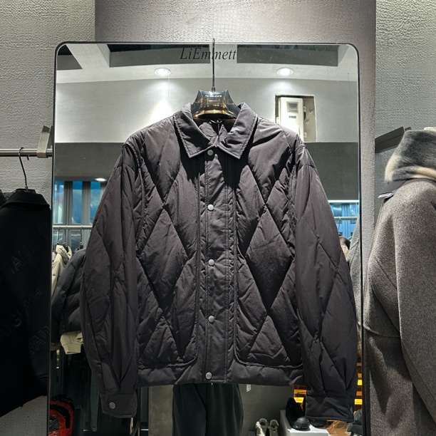 Sufeng品质设计款菱形压线翻领羽绒服81102