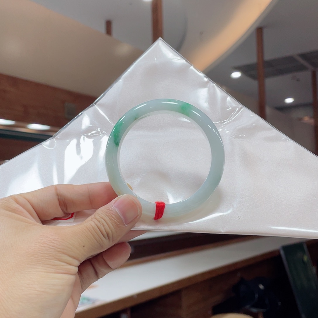 翡翠手镯未镶嵌买断