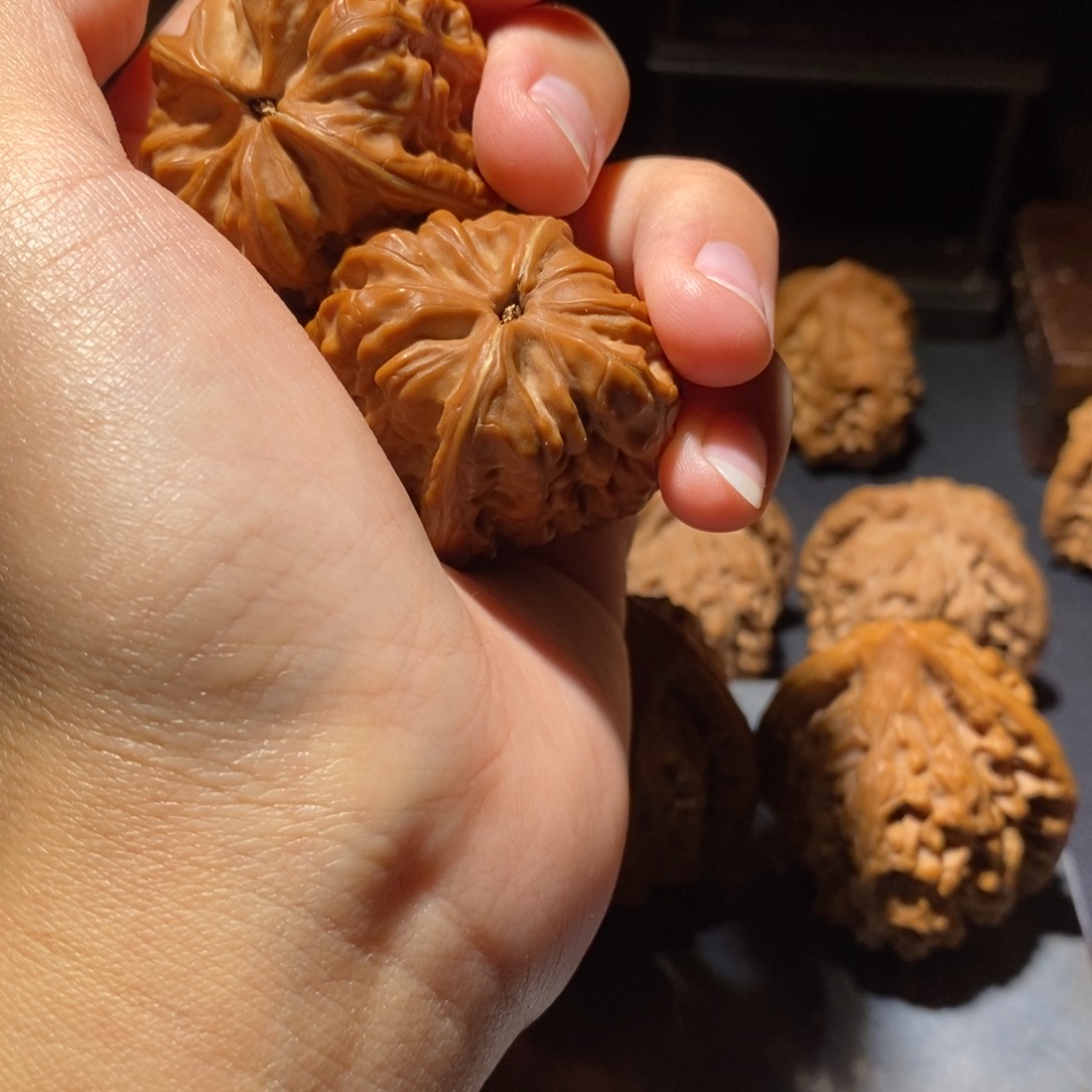 文玩核桃吊坠白*！赤龙鸡心