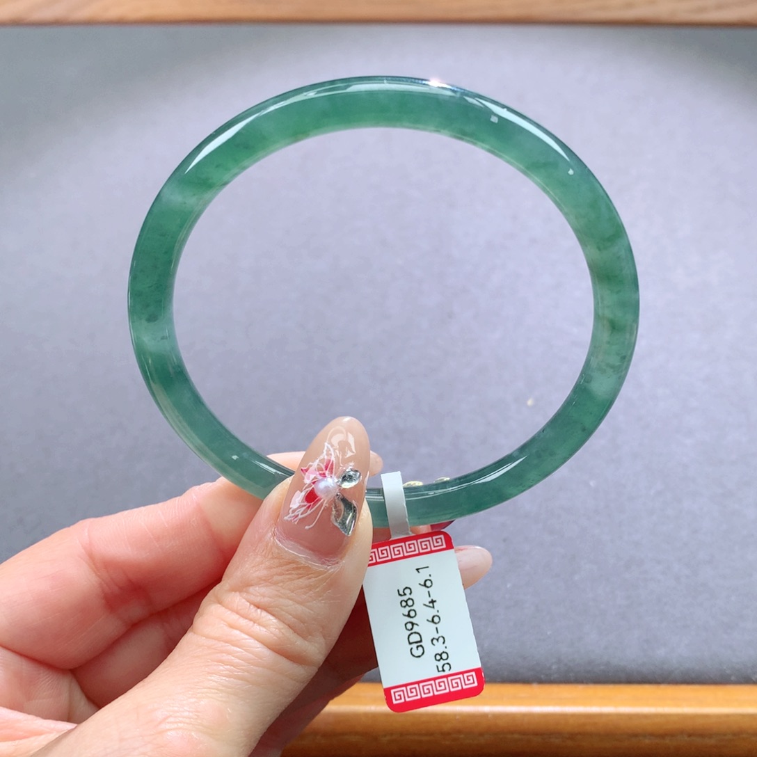 翡翠手镯未镶嵌天然翡翠手镯叮当镯