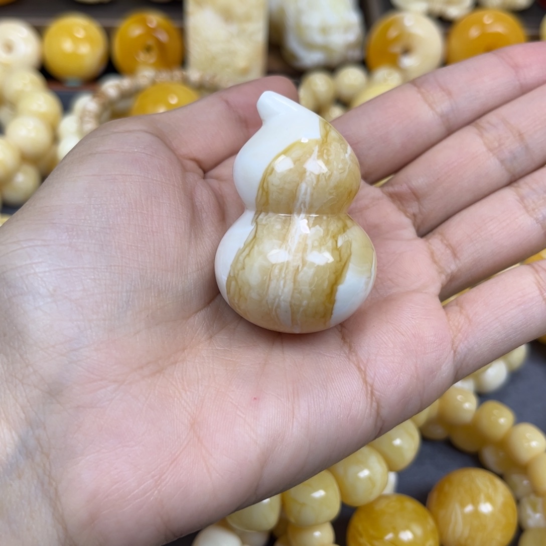 琥珀未镶嵌手串……