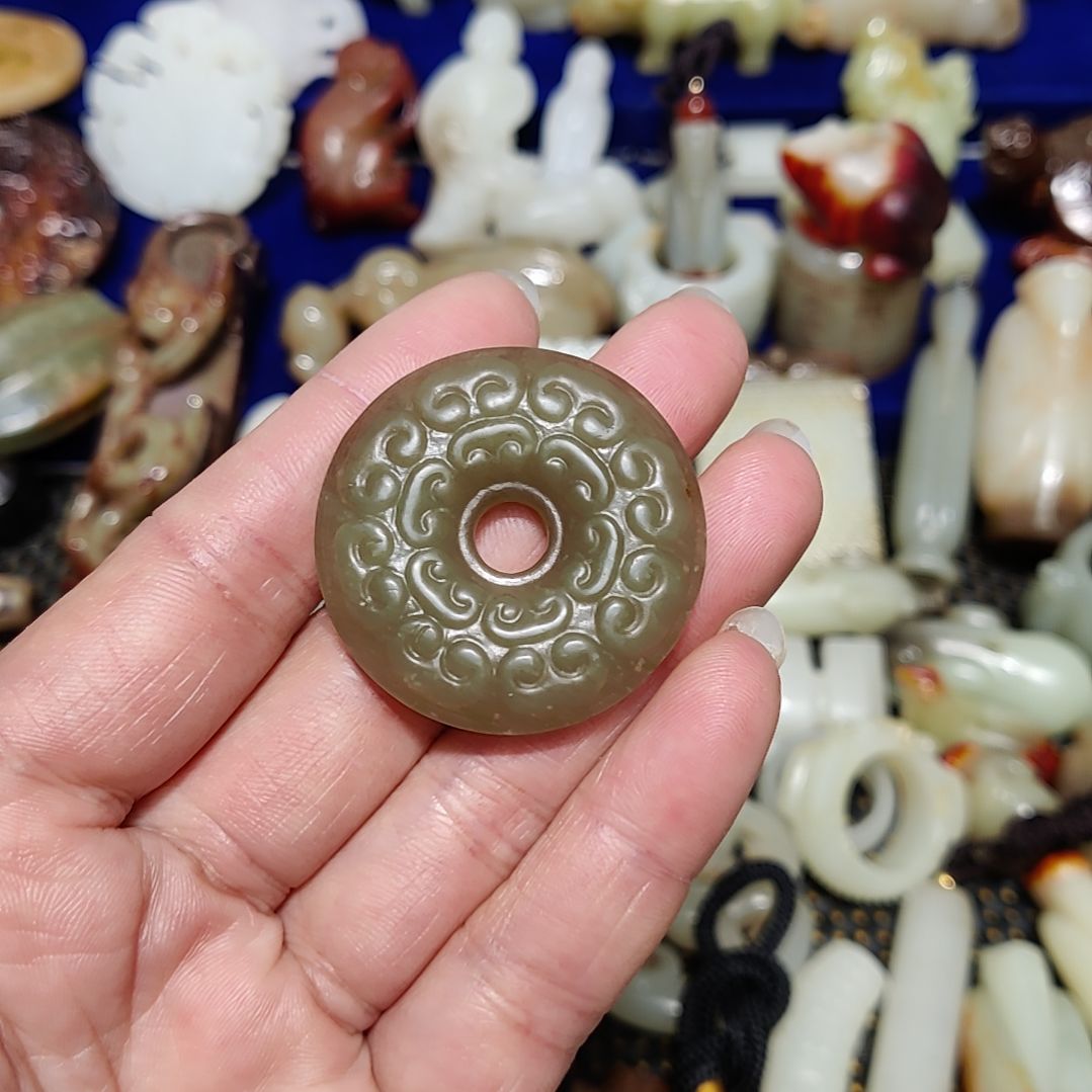 和田玉车挂未镶嵌发*