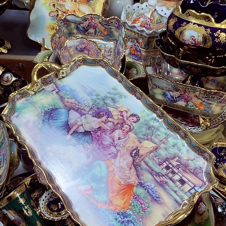 碗微瑕……………………………………