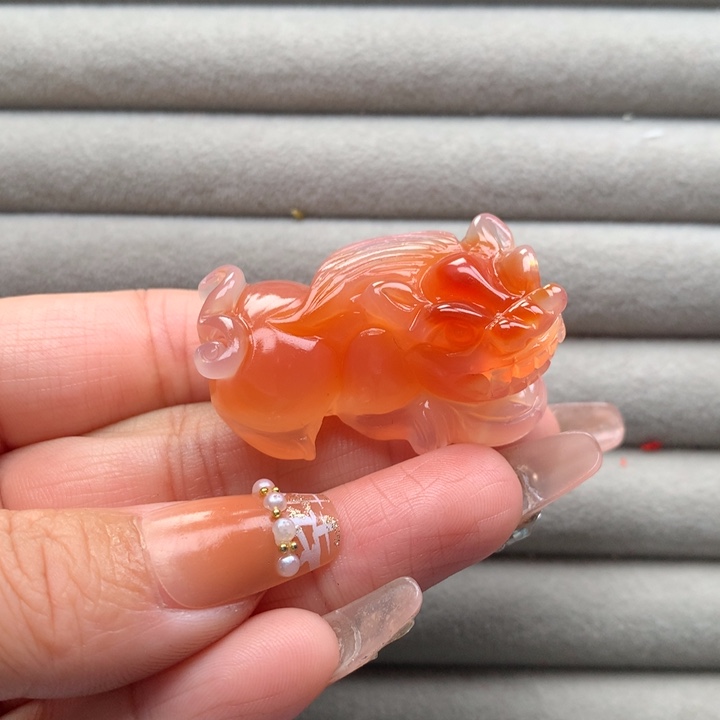 玛瑙/玉髓颈饰未镶嵌青****歌