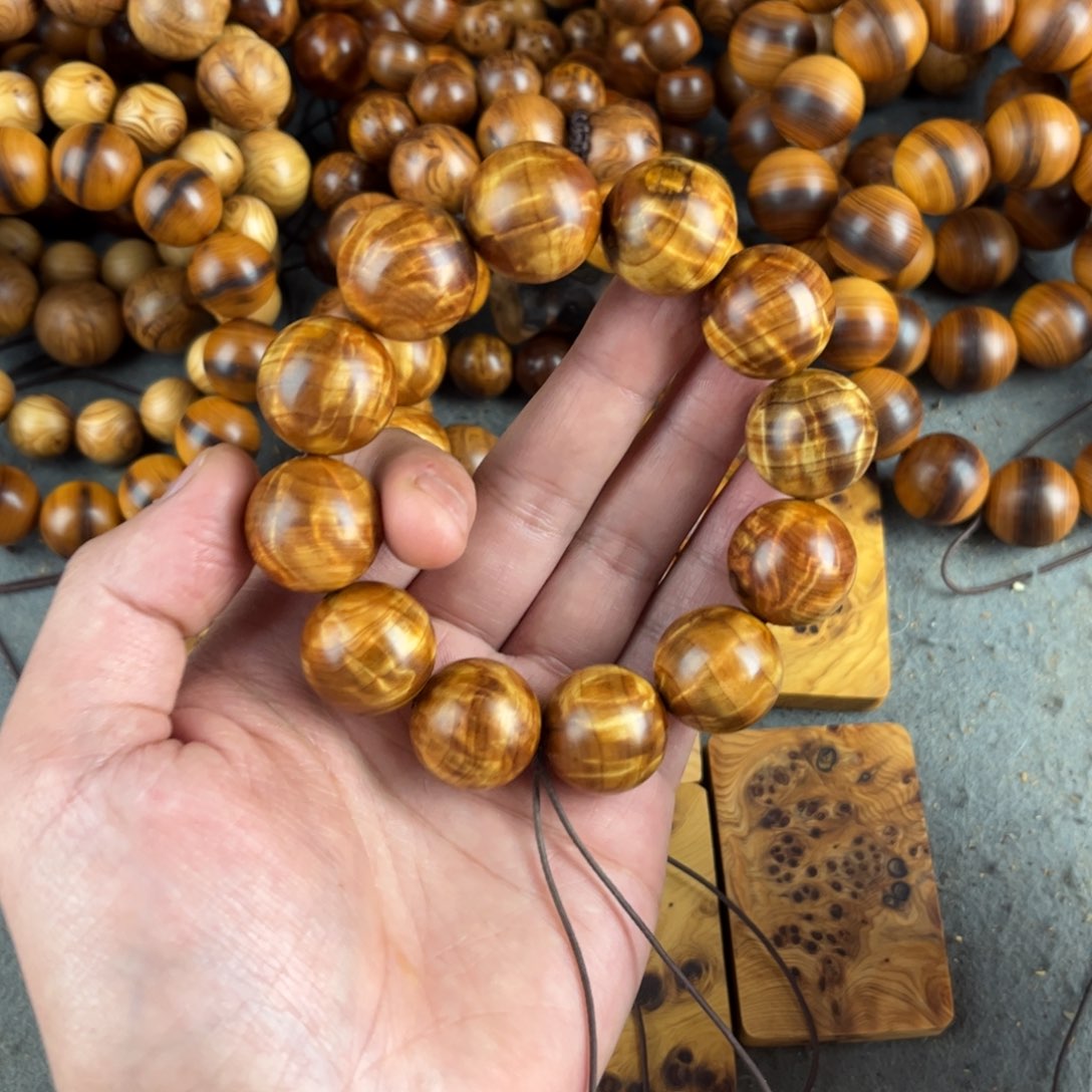 柏木（崖柏）其他爆满龙胆闪电2.0