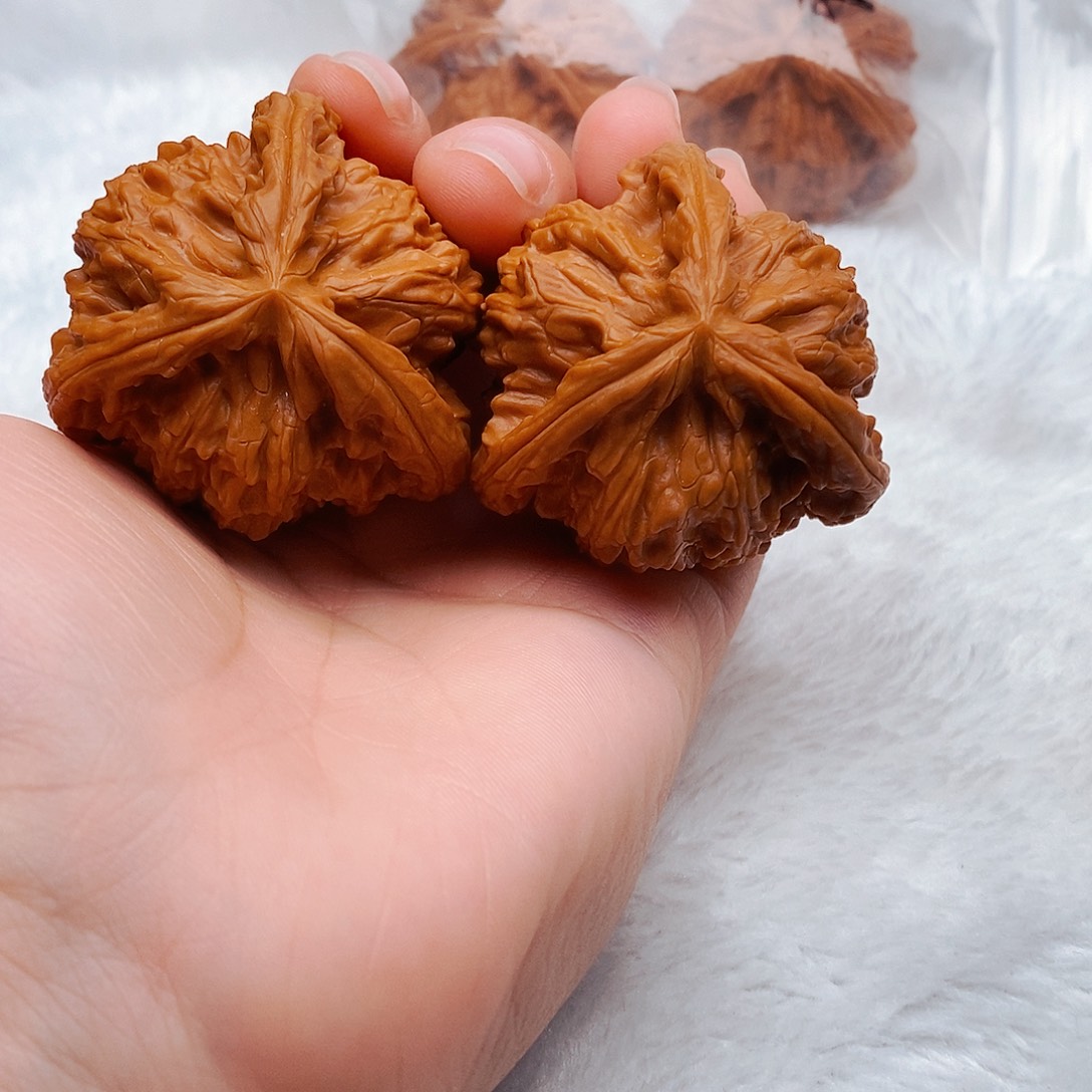 稀***，吊坠文玩核桃三棱