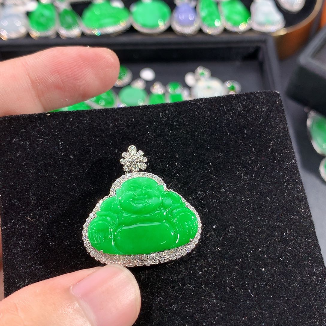 翡翠18K金镶嵌颈饰