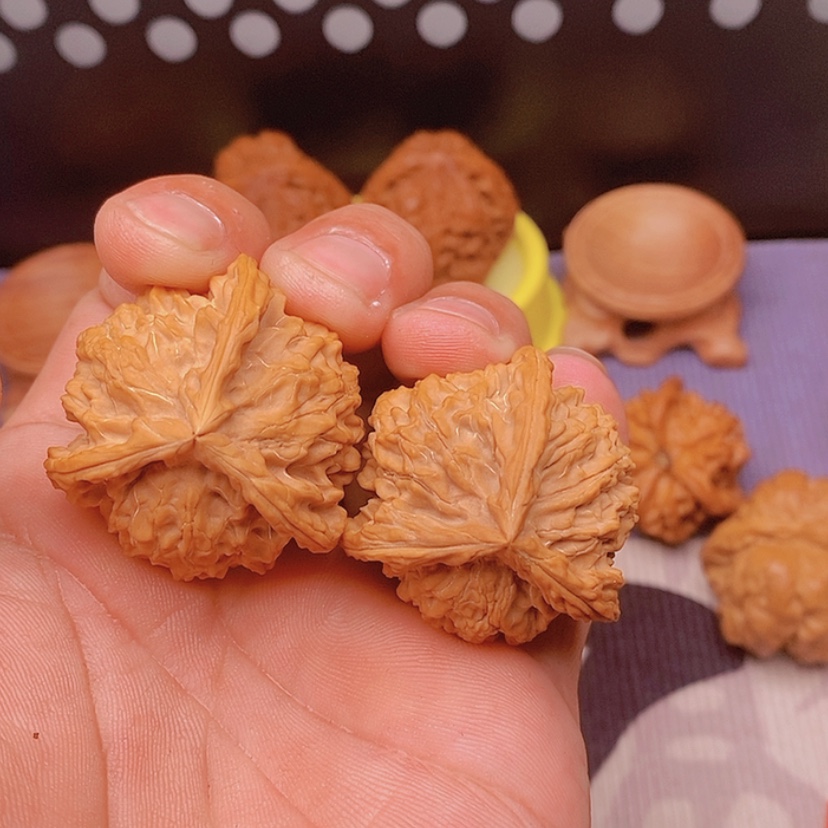 【闪购商品】文玩核桃吊坠炜*盘山三棱