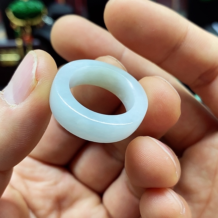 翡翠颈饰未镶嵌戒指