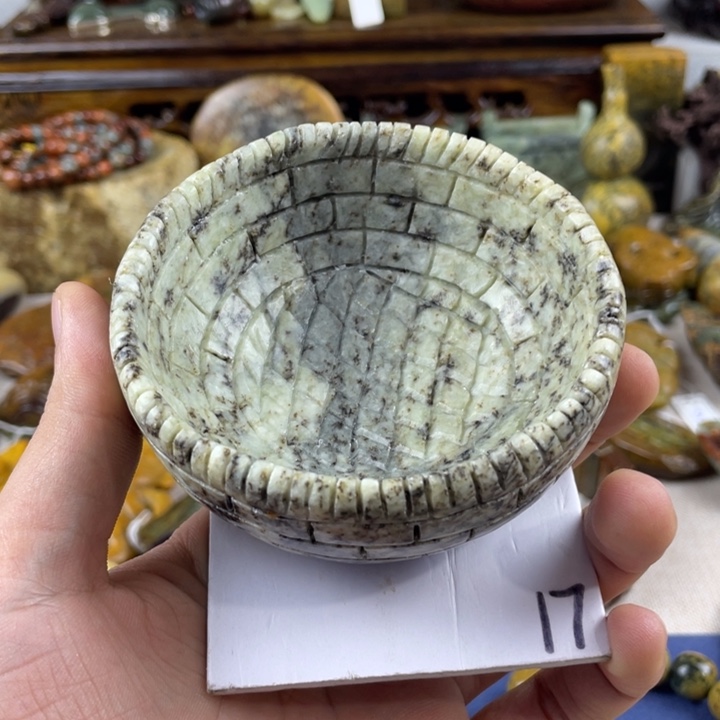 岫岩河磨玉（透闪石质玉）未镶嵌珠宝奇石