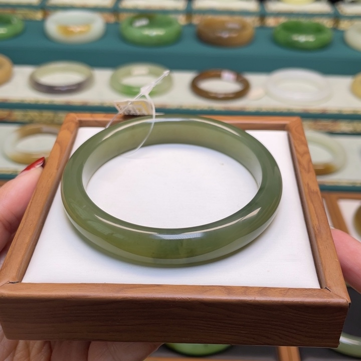 和田玉手镯未镶嵌61