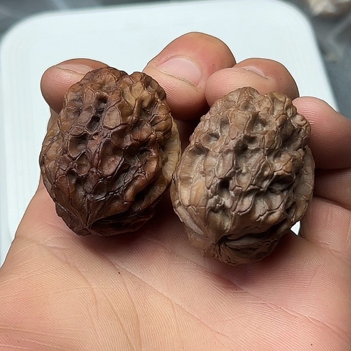 文玩核桃把件62号云铁39尺36克