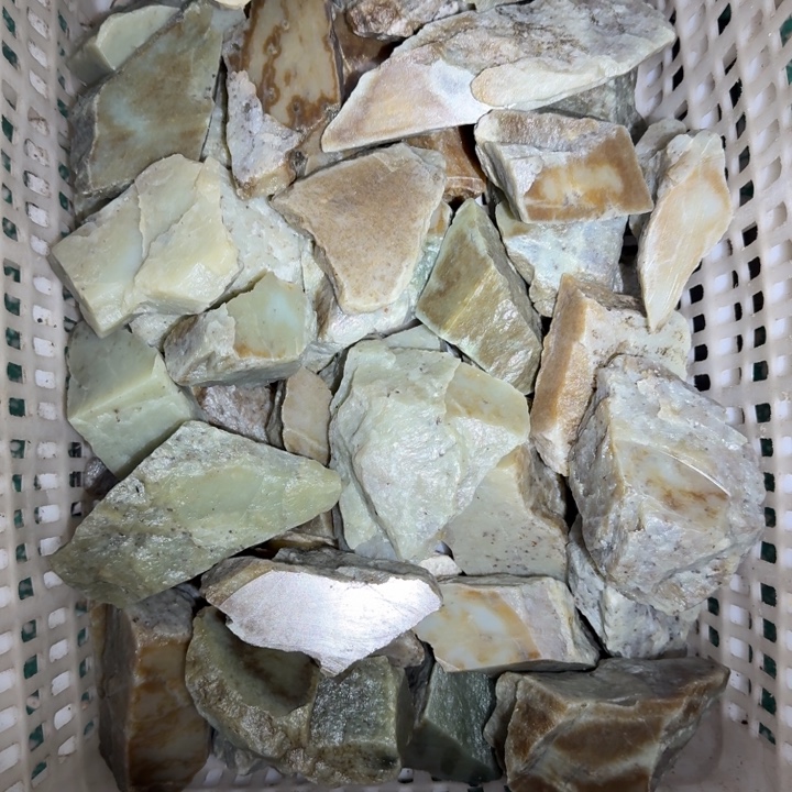 用***5和田玉（糖玉）未镶嵌珠宝奇石