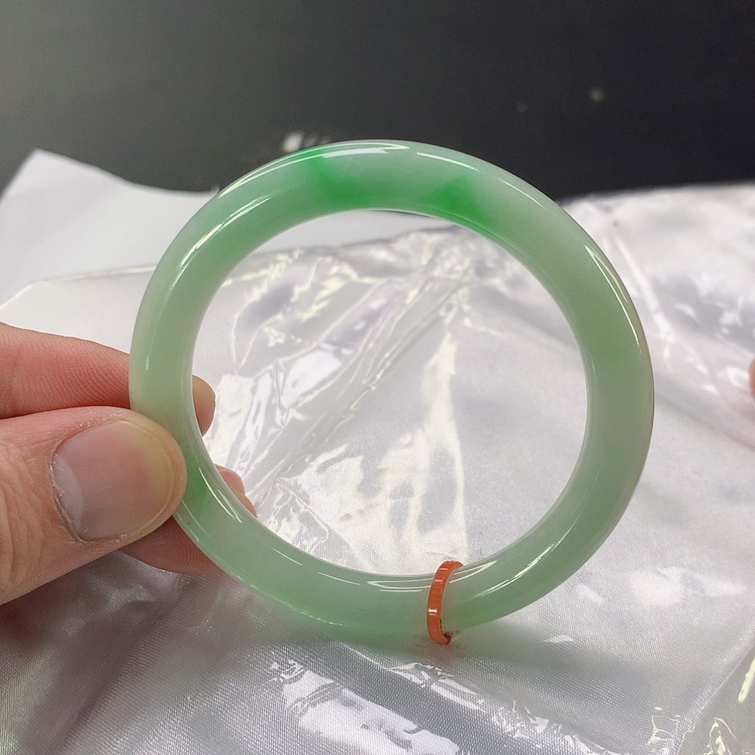 翡翠手镯未镶嵌33缅甸天然翡翠A货