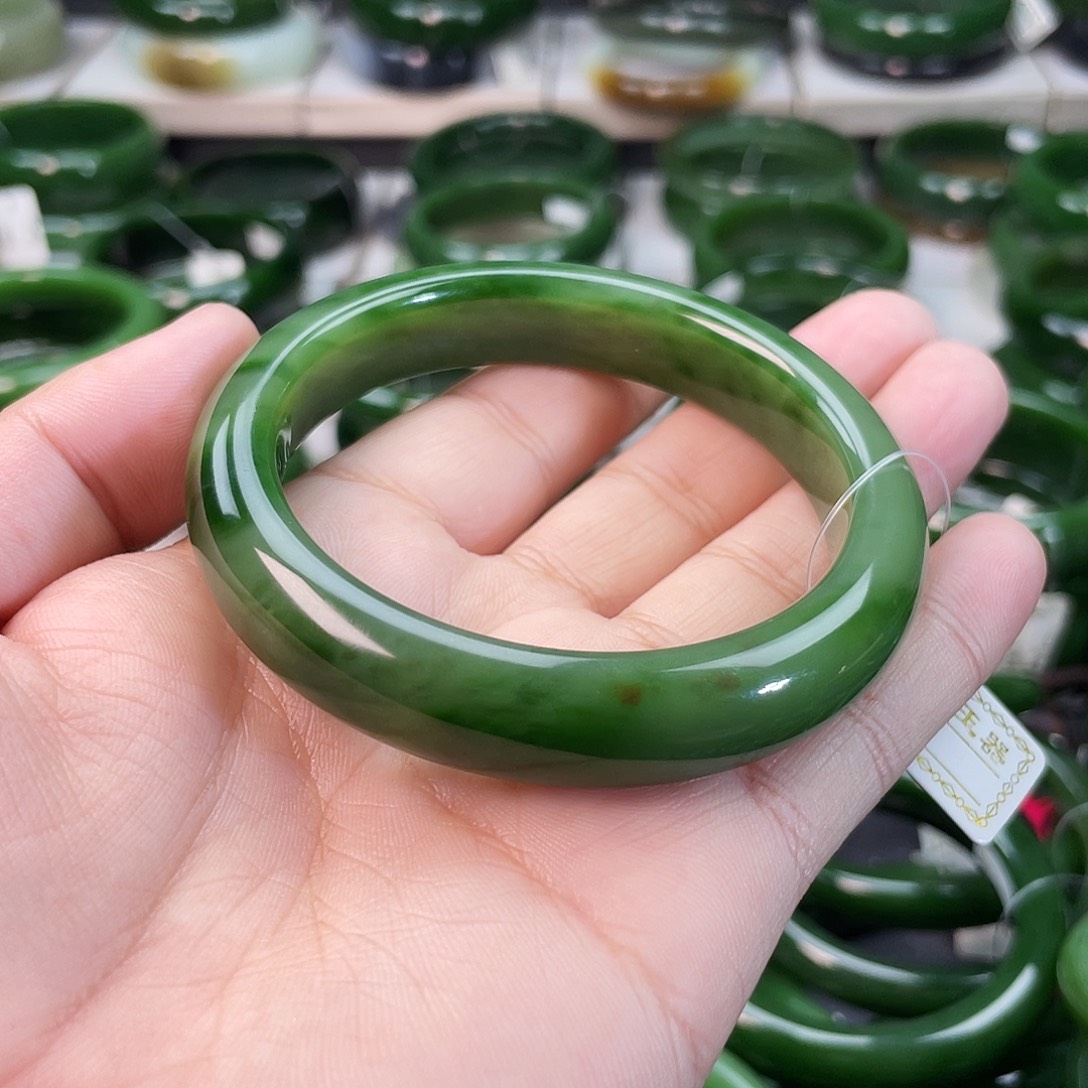 和田玉（碧玉）手镯未镶嵌