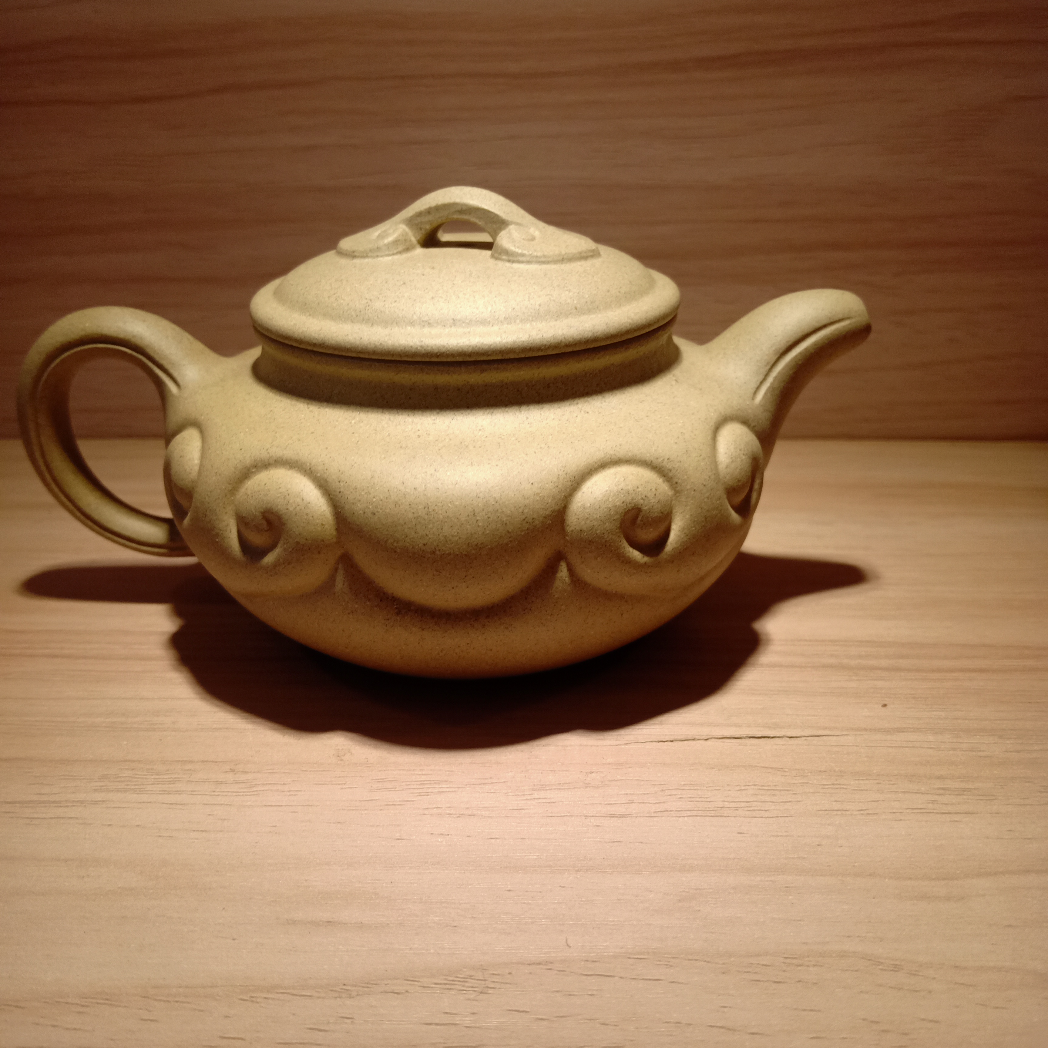 270cc左右，黄龙山四号井本山绿微瑕疵仿古如意