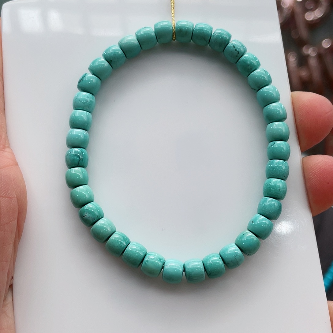 绿松石颈饰未镶嵌